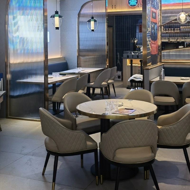 Wheelchair-Accessible Acoustic Meeting Booth